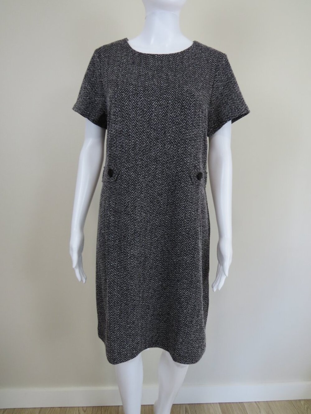 NEW Tahari Herringbone Tweed Dress Button Waist Dress SIZE Large Black & White